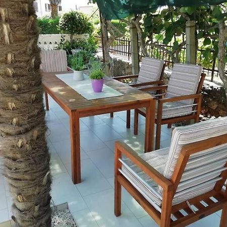 Near Beach - Apartments Marica - Studio Rovigno Esterno foto